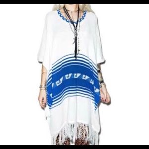 WILDFOX Frida Poncho